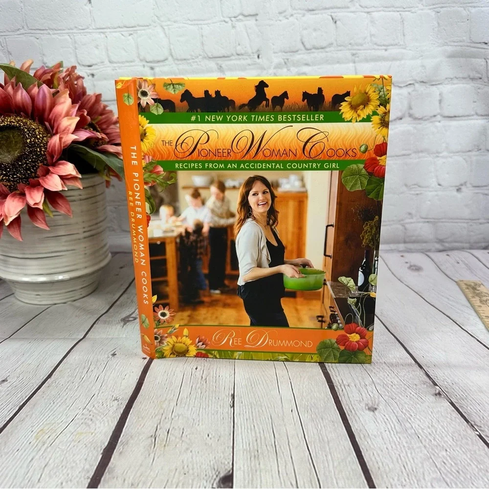 ree drummond The Pioneer Woman Cooks Cookbook 1st edition country farmhouse 2010